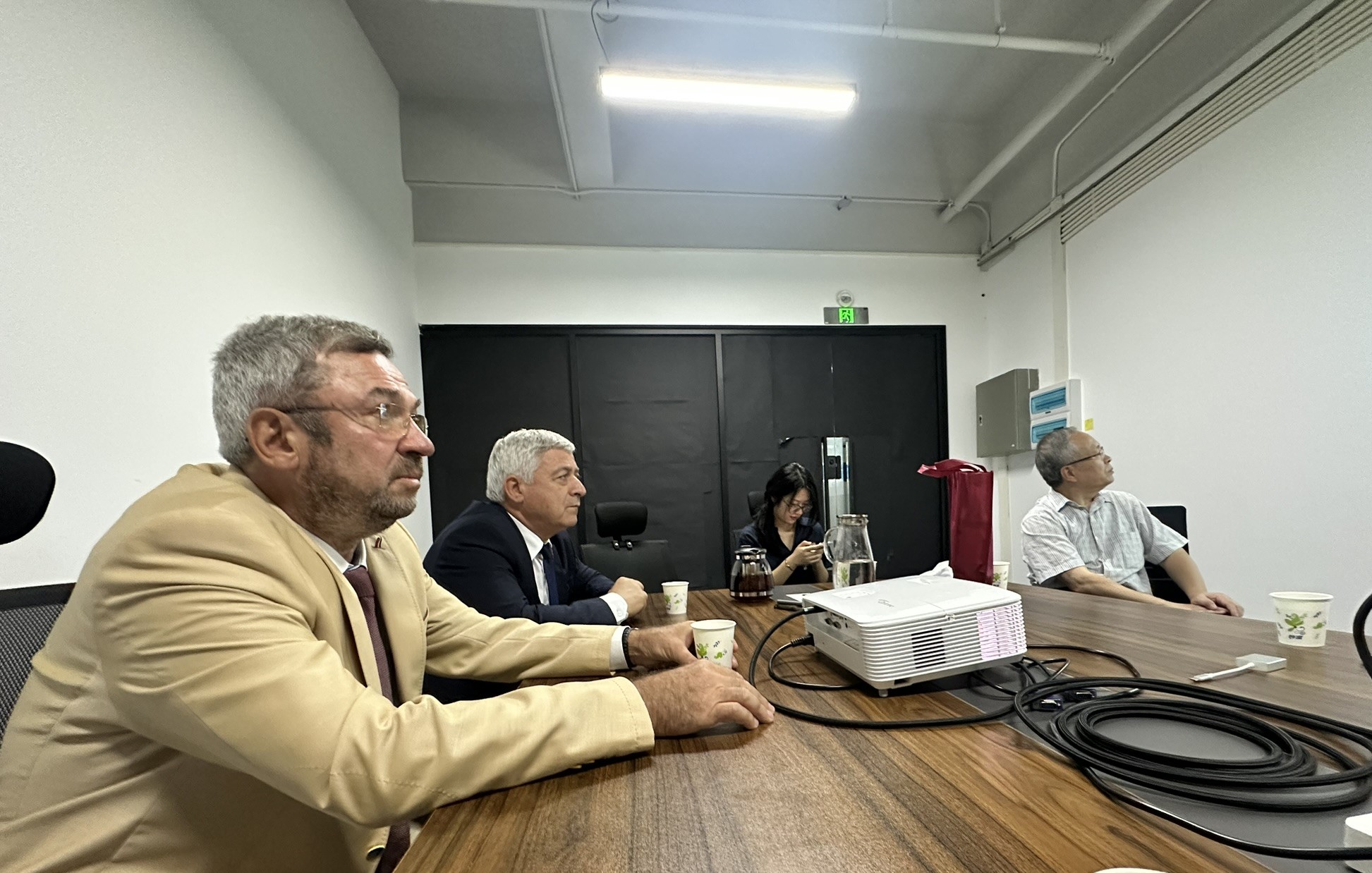 МЕМОРАНДУМ ЗА СЪТРУДНИЧЕСТВО С ИНСТИТУТА ДЖОНШАН снимка 1